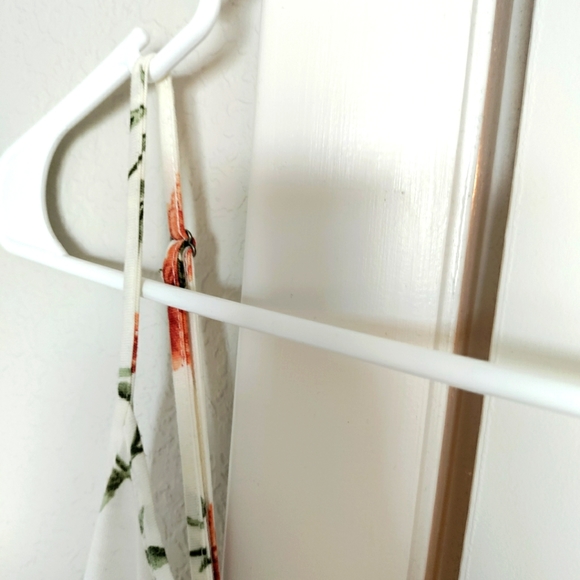 Floral fit n flare dress from Forever 21 size xs - Picture 3 of 4